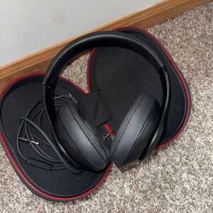 Beats Studio 3 Headphones with Beats Carry Case & Wires